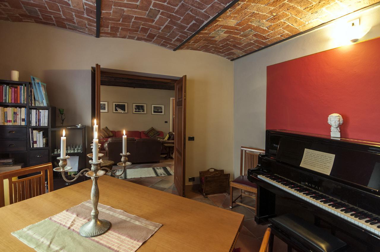 Casa Asso Di Coppe B&B Alba  Dış mekan fotoğraf