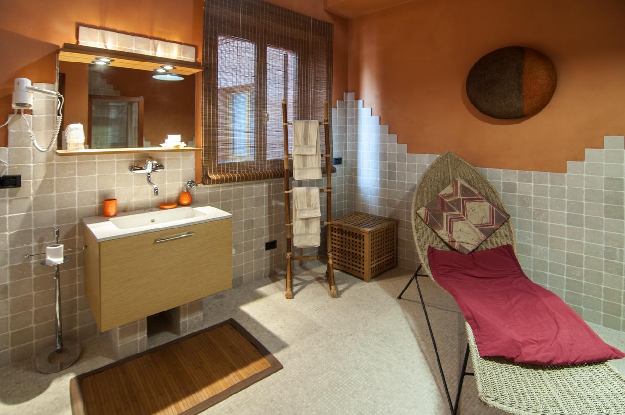 Casa Asso Di Coppe B&B Alba  Dış mekan fotoğraf