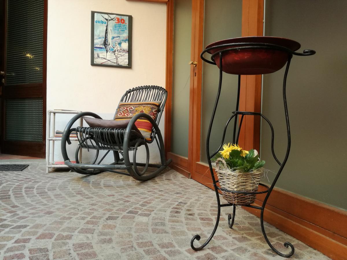 Casa Asso Di Coppe B&B Alba  Dış mekan fotoğraf