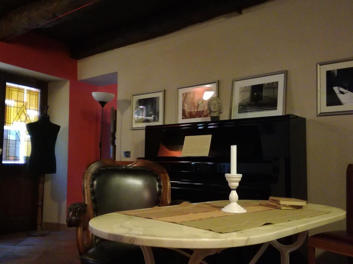 Casa Asso Di Coppe B&B Alba  Dış mekan fotoğraf